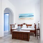 Notos Adamantas (Milos)