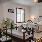 Aparthotel Notos Adamantas (Milos)