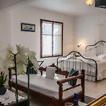 Notos Apartahotel Adamantas (Milos)