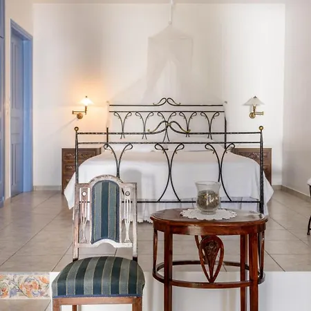 Notos 3* Adamantas (Milos)