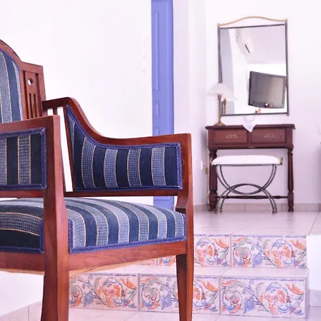 Notos Lägenhetshotell Adamantas (Milos)