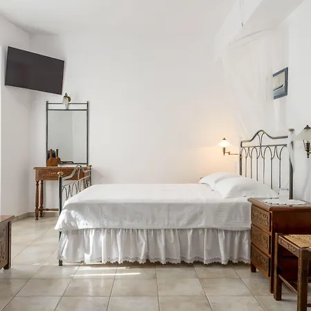 Notos Adamantas (Milos)