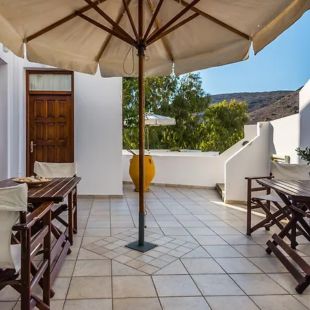 Notos Aparthotel 3*