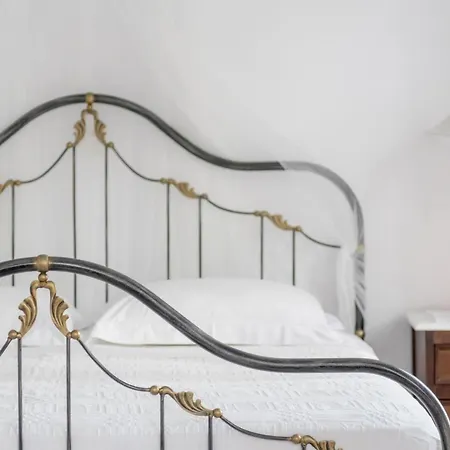 Notos Lägenhetshotell Adamantas (Milos)