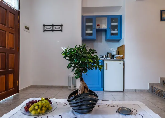 Notos Adamantas (Milos)