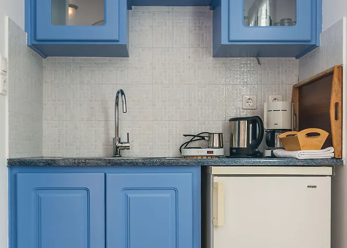 Aparthotel Notos Adamantas (Milos)